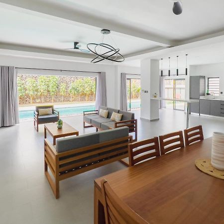 Spacious 4 Bedrooms Villa With Infinity Pool Grand-Baie Kültér fotó