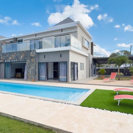 Spacious 4 Bedrooms Villa With Infinity Pool Grand-Baie Kültér fotó