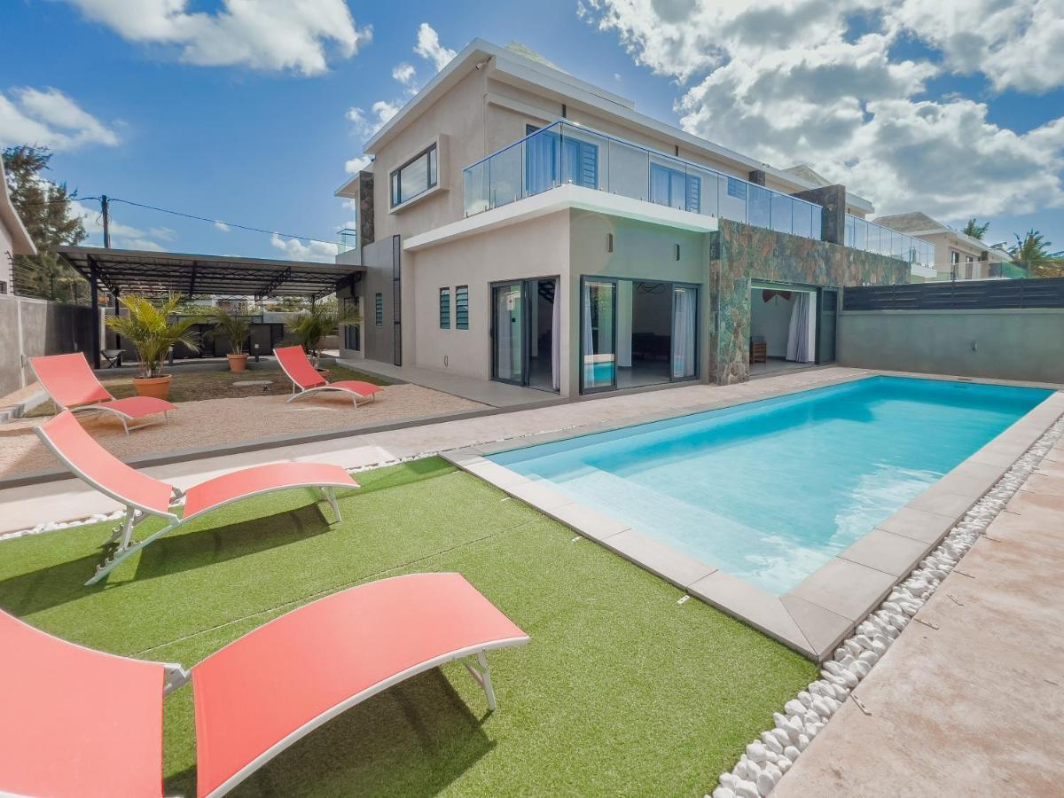 Spacious 4 Bedrooms Villa With Infinity Pool Grand-Baie Kültér fotó
